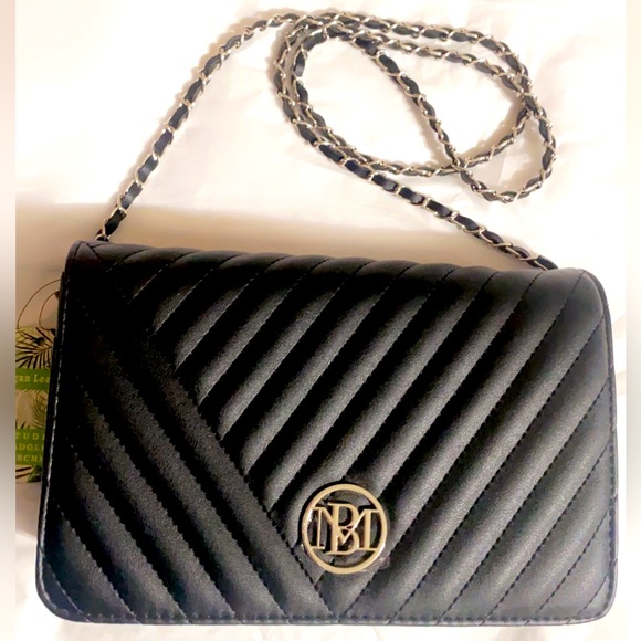 Badgley Mischka Handbags - NWOT Badgley Mischka Crossbody Bag W/Round Plate..9” X 6” Strap Length …